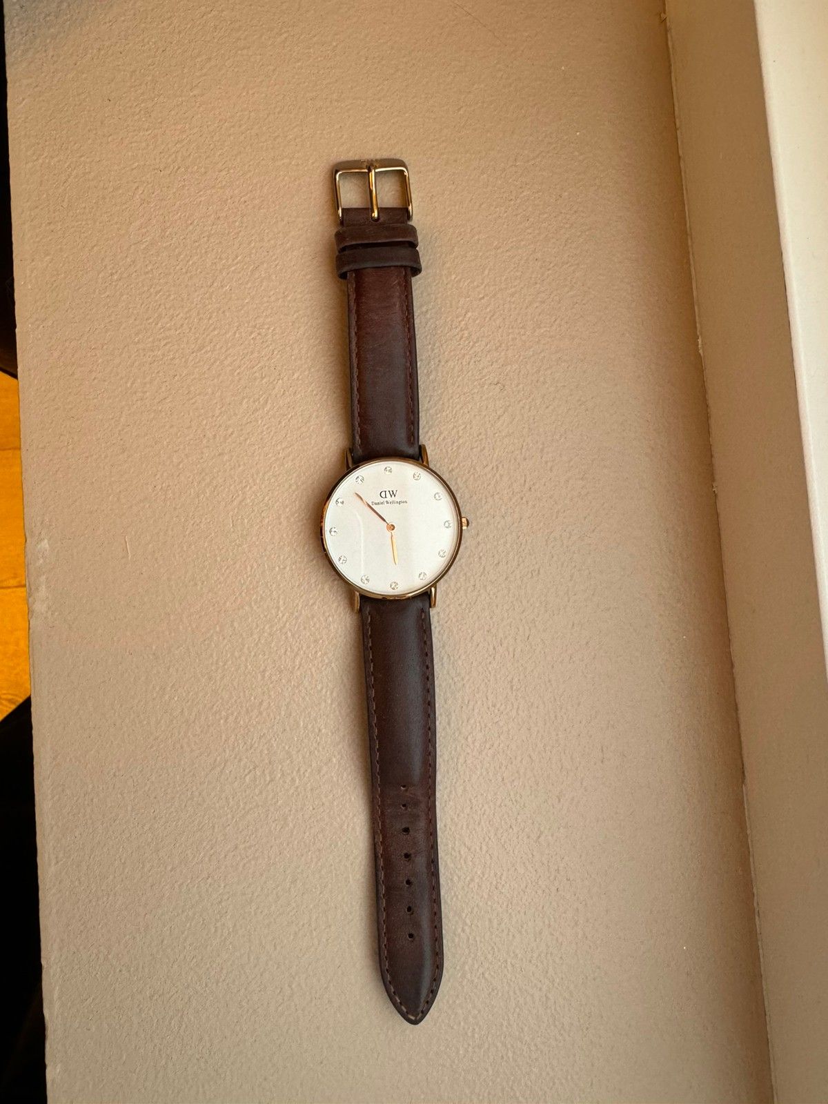 Daniel Wellington Swarowski Klokke Finn Torget