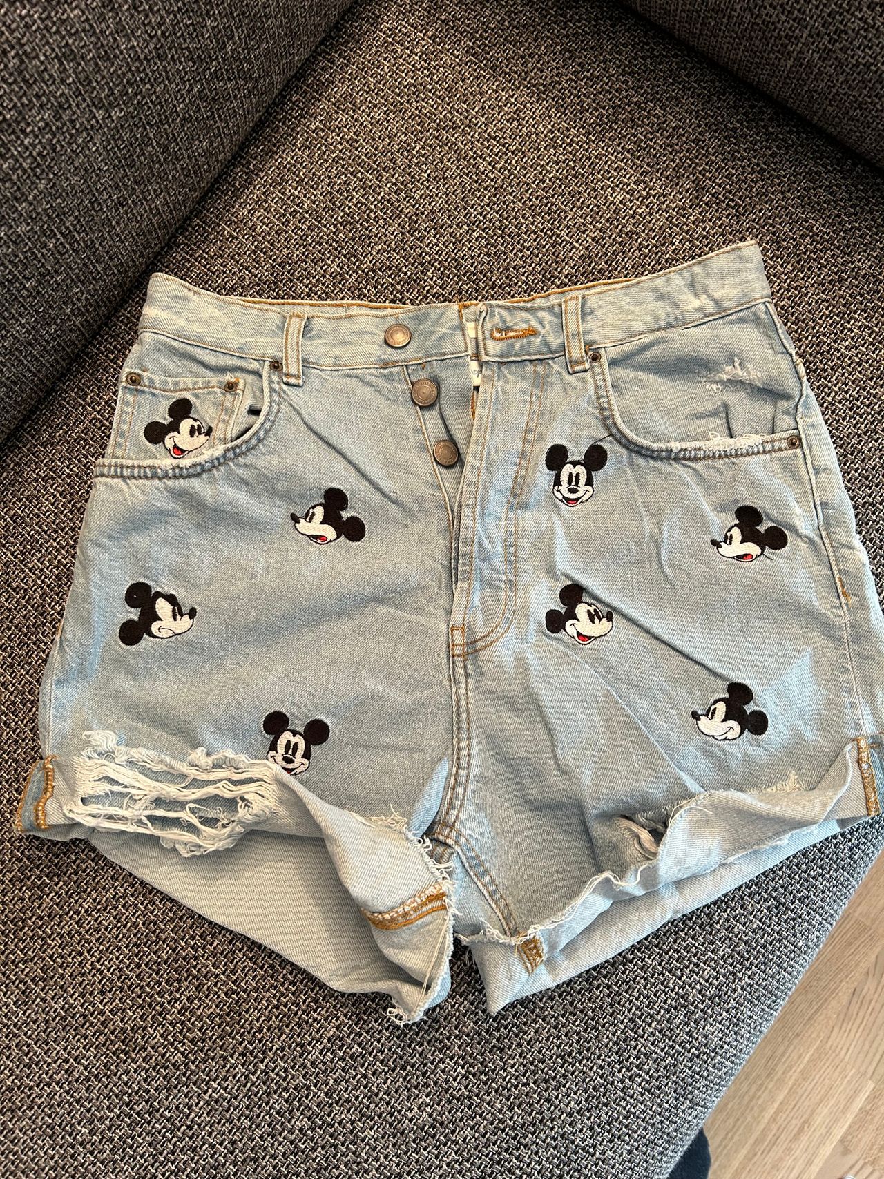 Mickey mouse jean fashion shorts zara