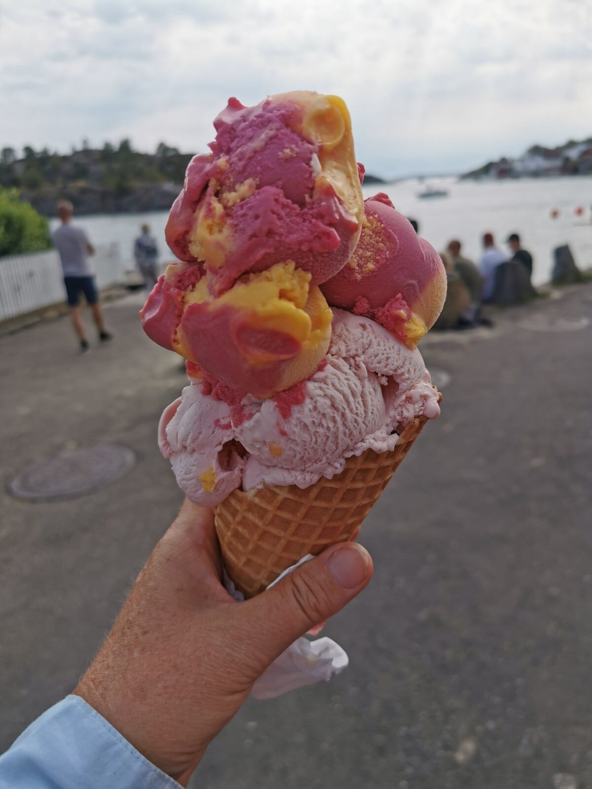 Norges største is i brekkestø. Dette er 2 kugler 😁 Galleribilde