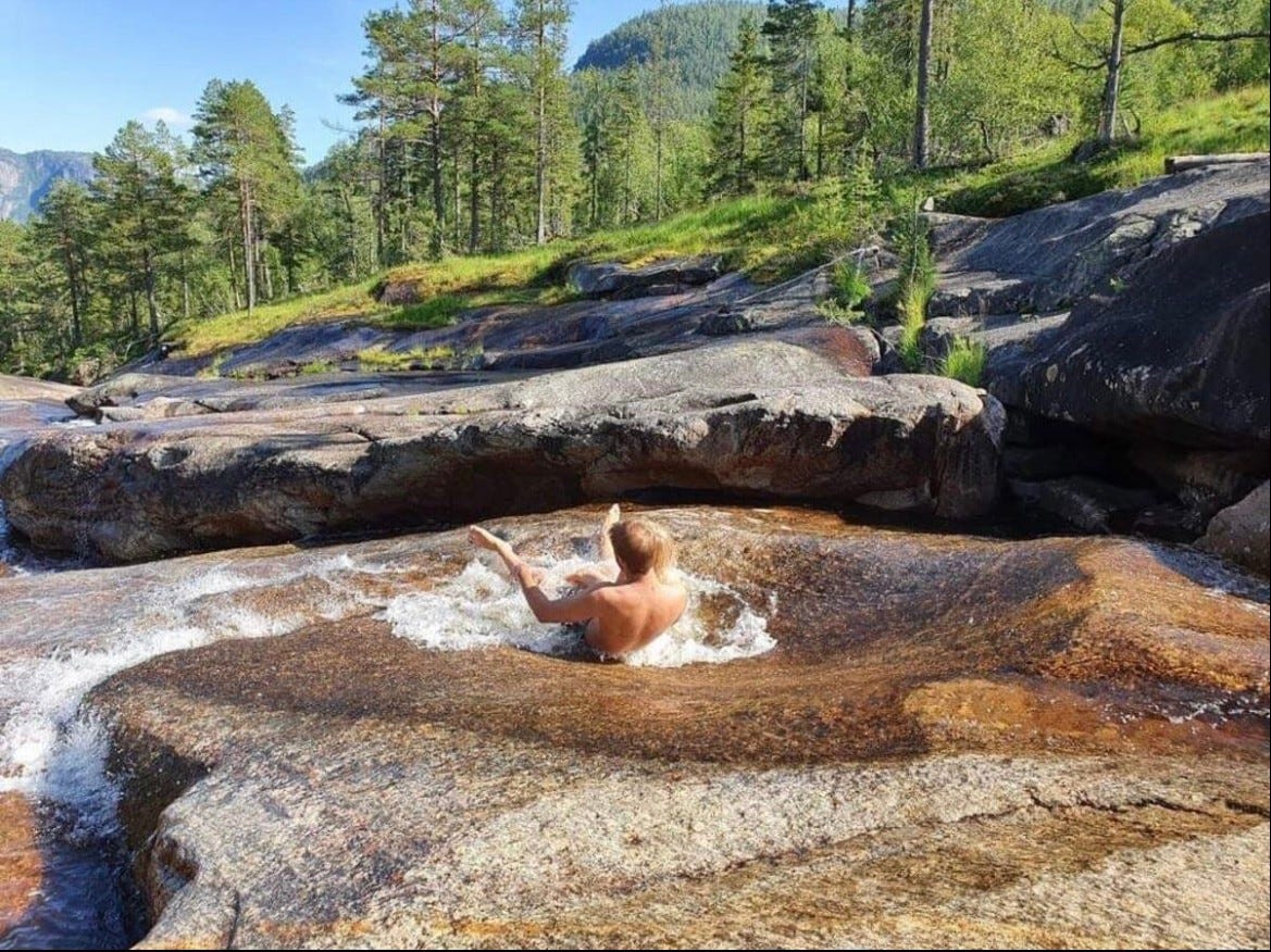 Faråni, Kulpane i Brokke Galleribilde