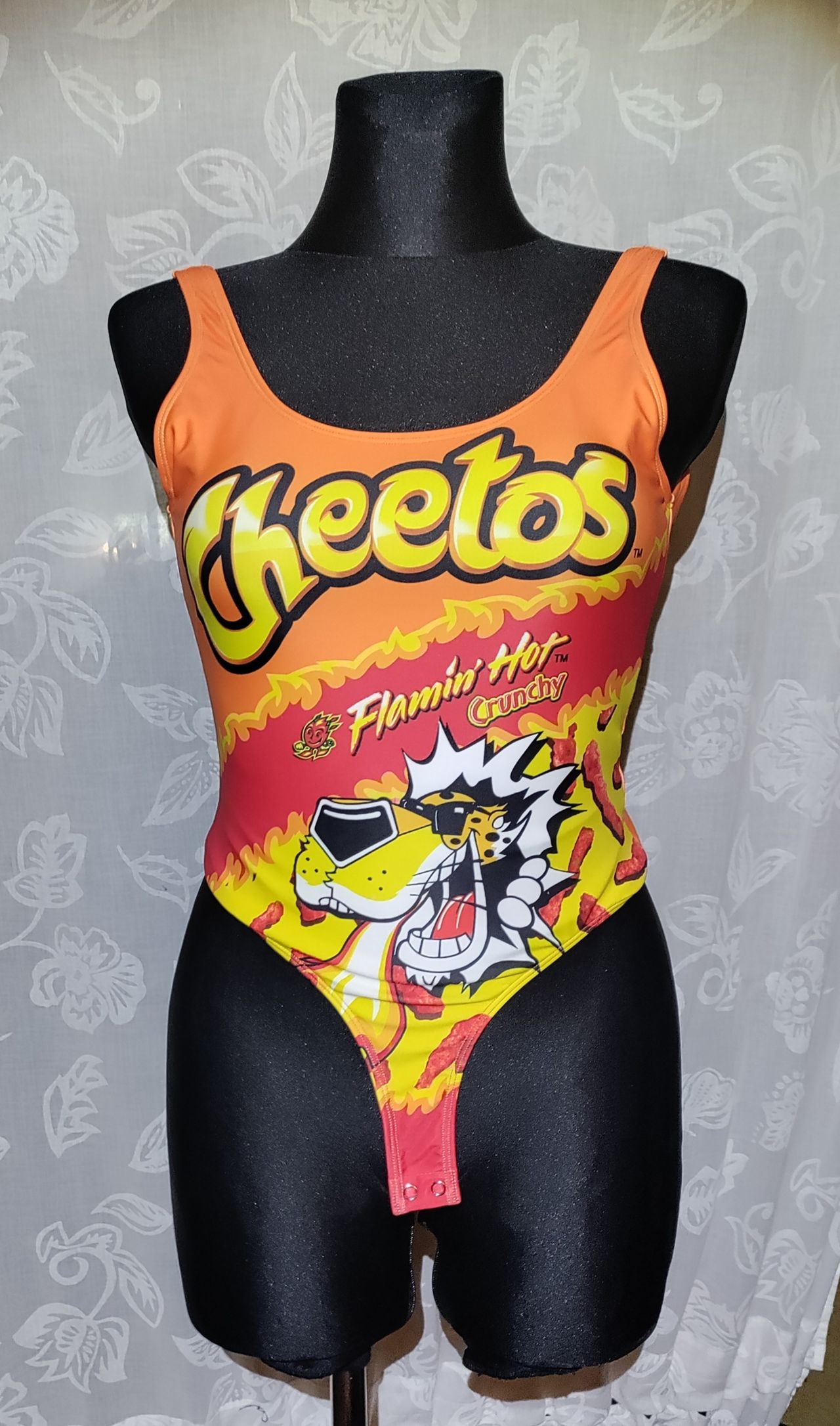 Forever 21 Limited Edition Hot Cheetos bodysuit FINN torget
