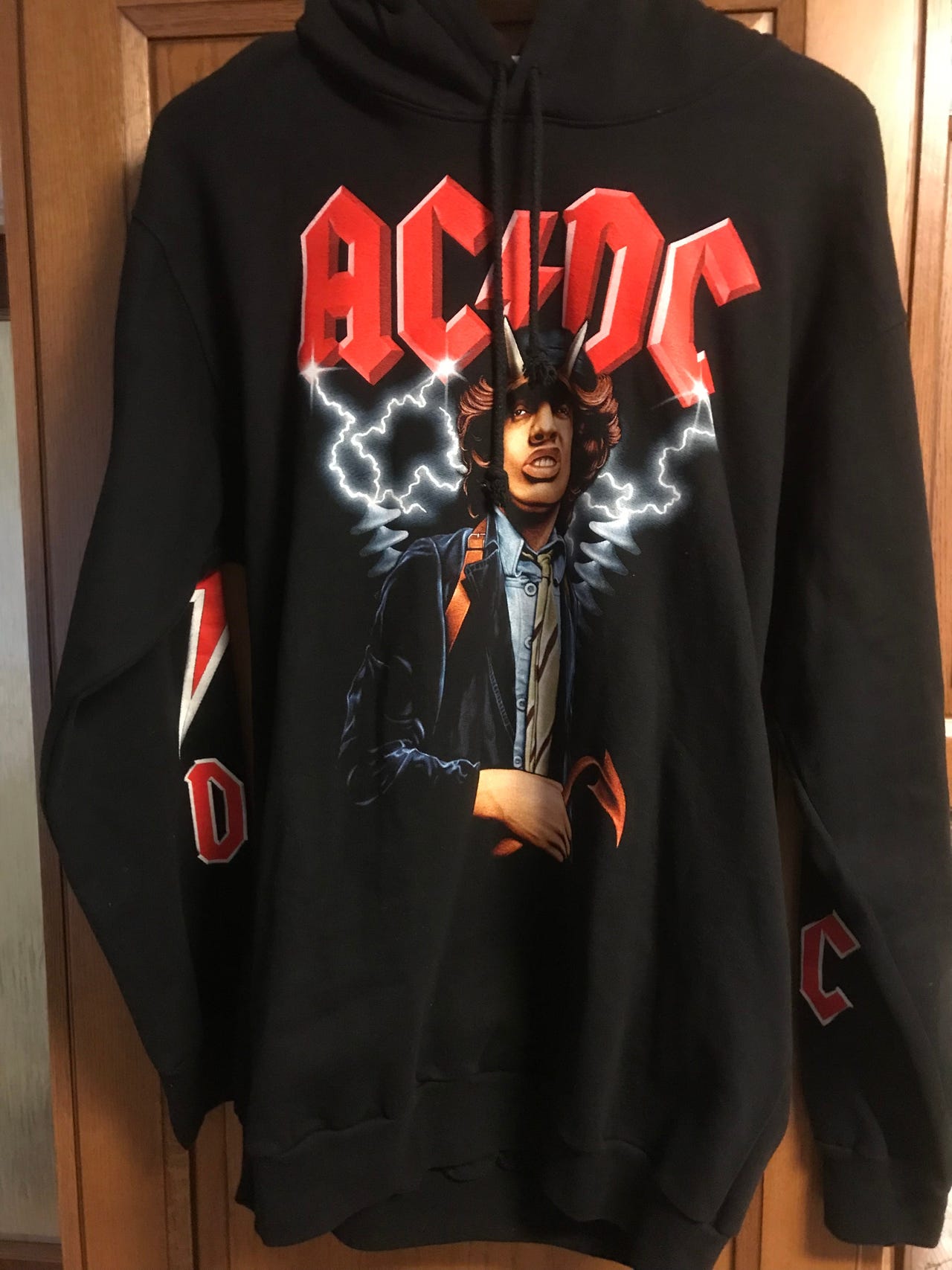 AC DC Hettegenser. | FINN-torget