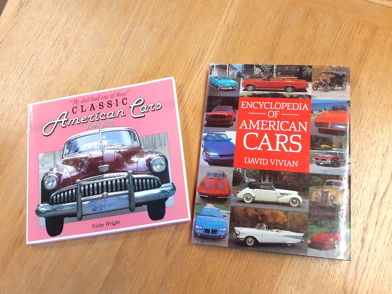 Fretex Moss: To bøker om amerikanske biler