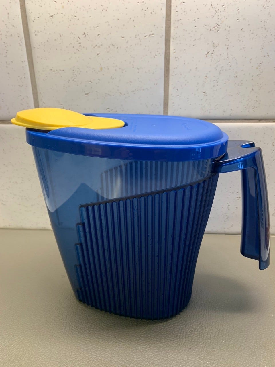 Tupperware Spacemaker Tupperware CrystalPlus Kanne 1,3 l til micro | FINN-torget