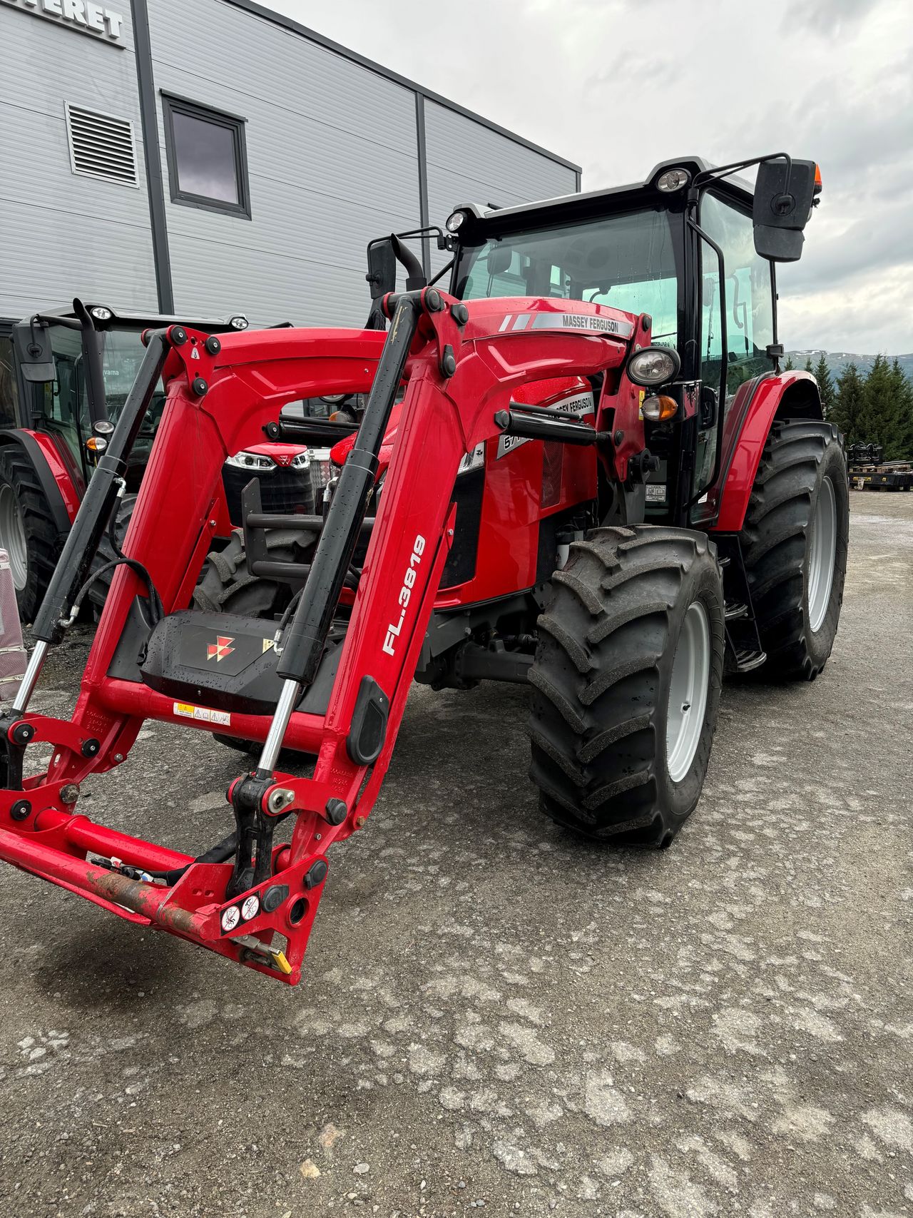 Til Salgs Massey Ferguson 5711M DYNA 4 2023 FINN No