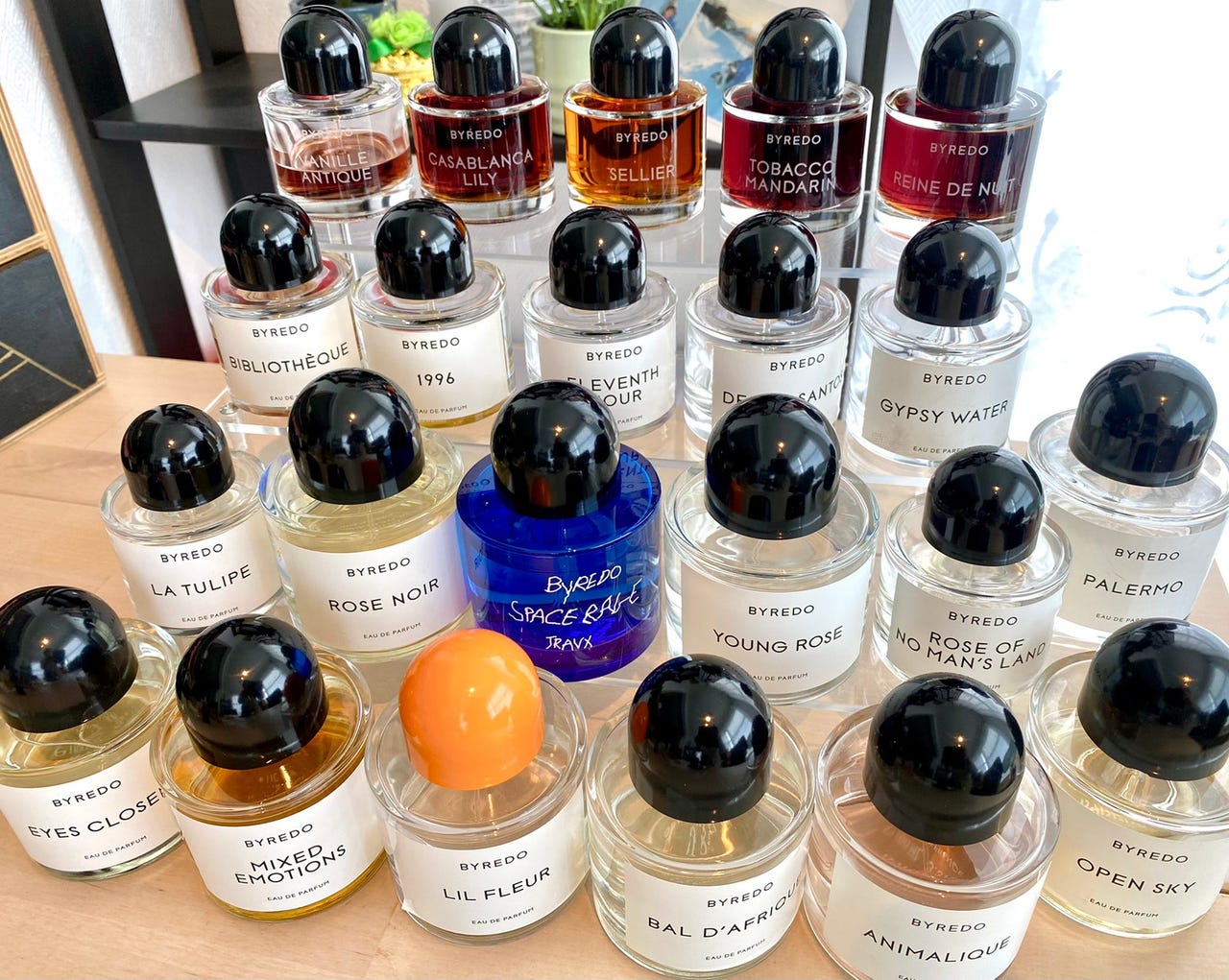 NIGHT VEILS Collection og andre BYREDO samples Parfymeprøver