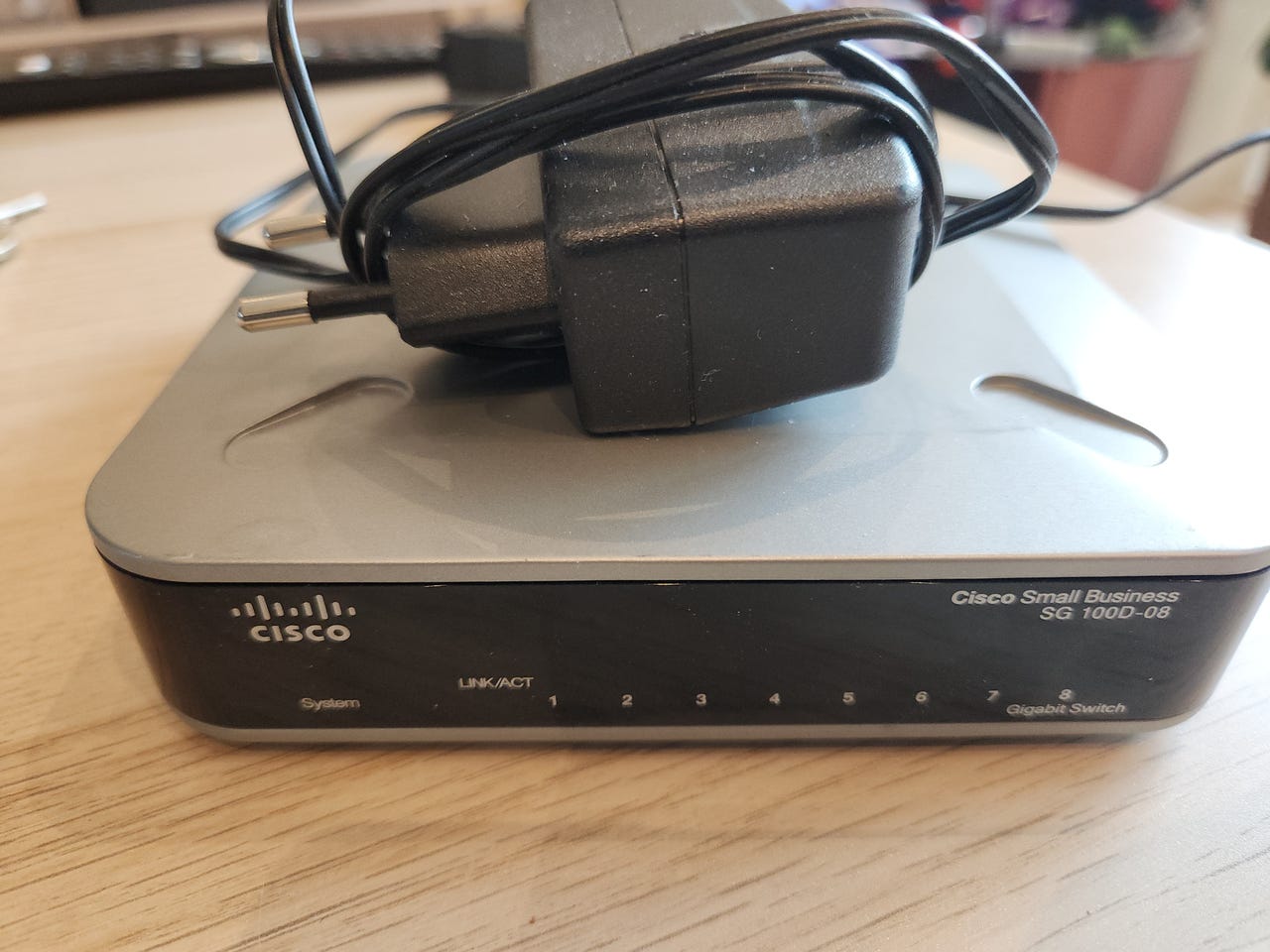 Cisco small business 8port switch selges FINN