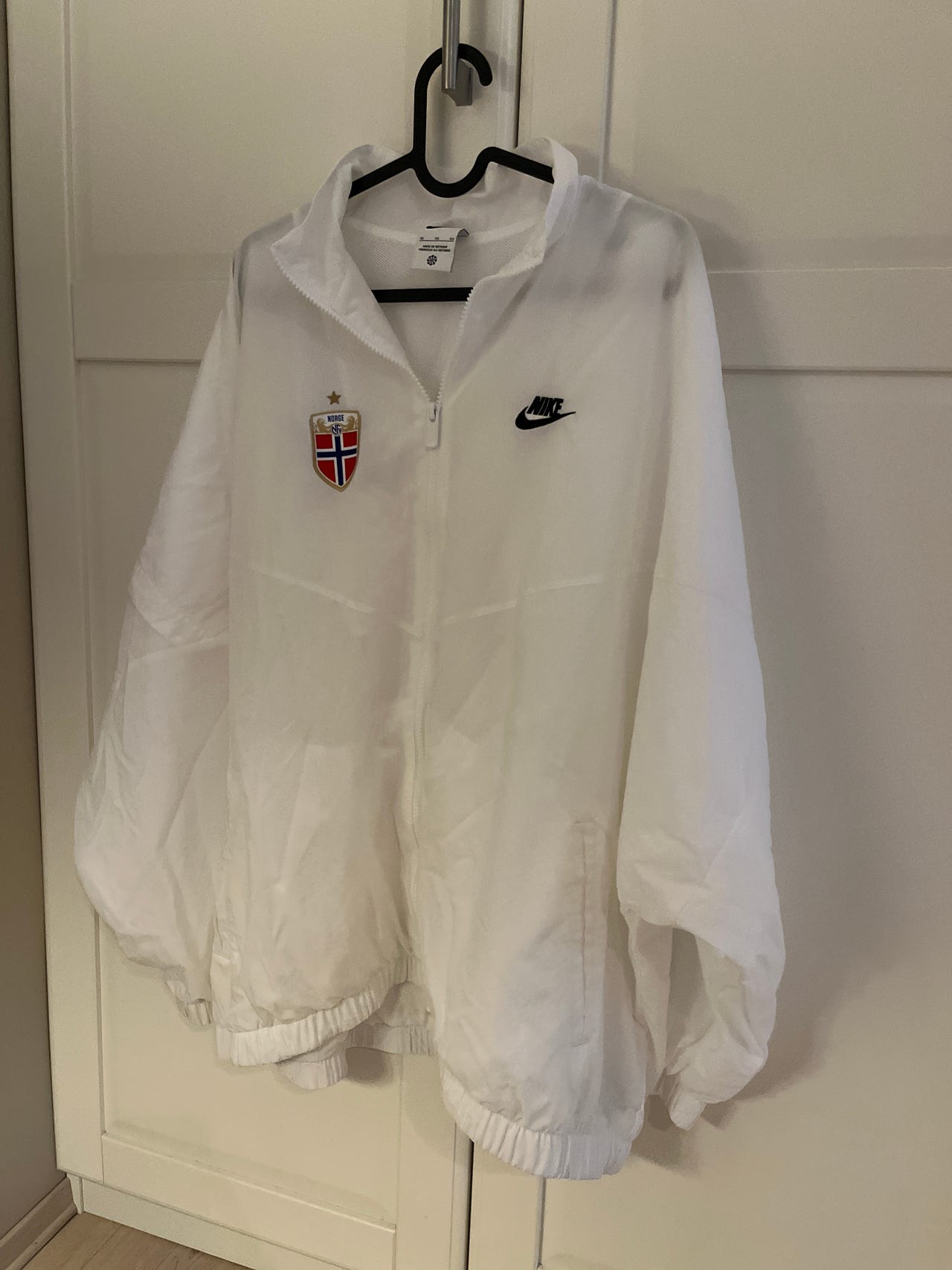 XL Hvit Treningsjakke Norge Nike Ubrukt FINN Torget xl-hvit-treningsjakke-norge-nike-ubrukt-finn-torget