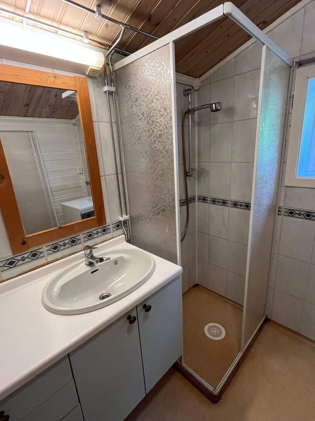 Bad med duj og tuallet Galleribilde