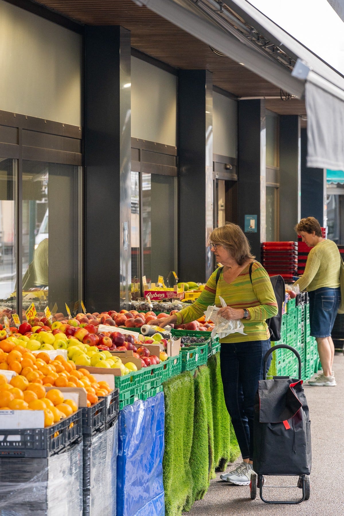 Det er matbutikker av alle typer i nærområdet Galleribilde