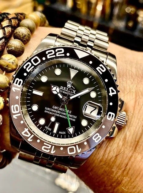 Relax Bruce Wayne GMT