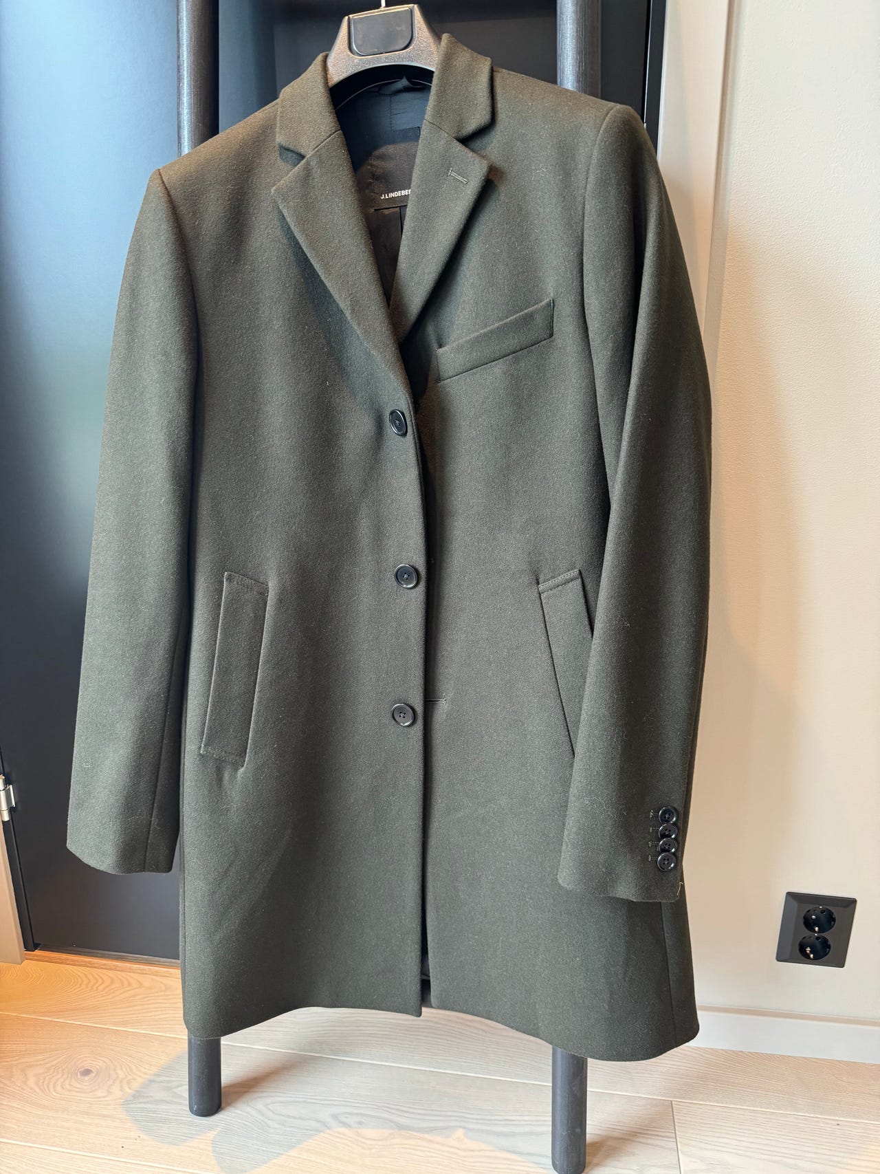 J. Lindeberg frakk str. 48 Mørk grønn FINN