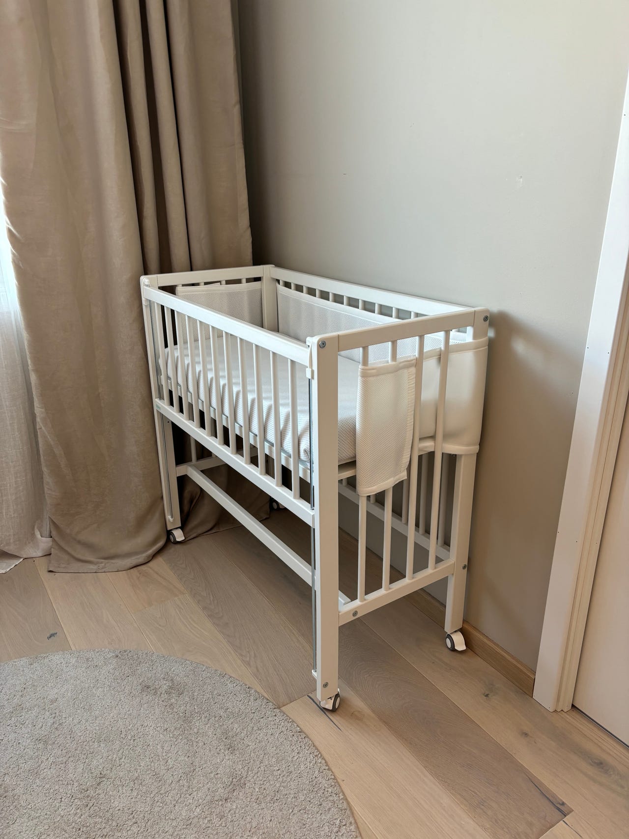 Fillikid Bedside Crib / Sideseng med Easygrow Premiummadrass og