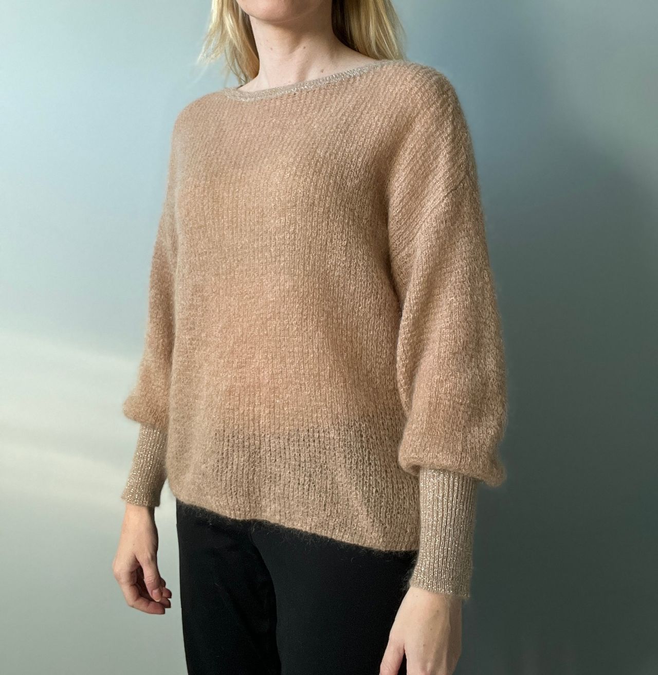 Dear Dharma beige genser med glitter | FINN-torget, حجم الصورة 1280x1313