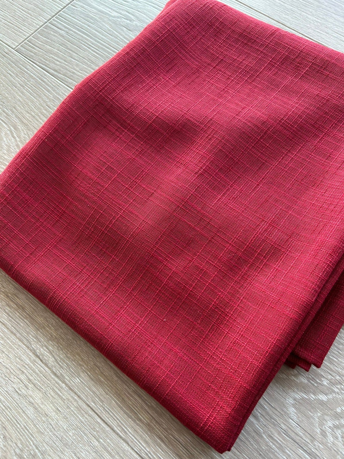 Rød duk 140 x 150 cm | FINN-torget