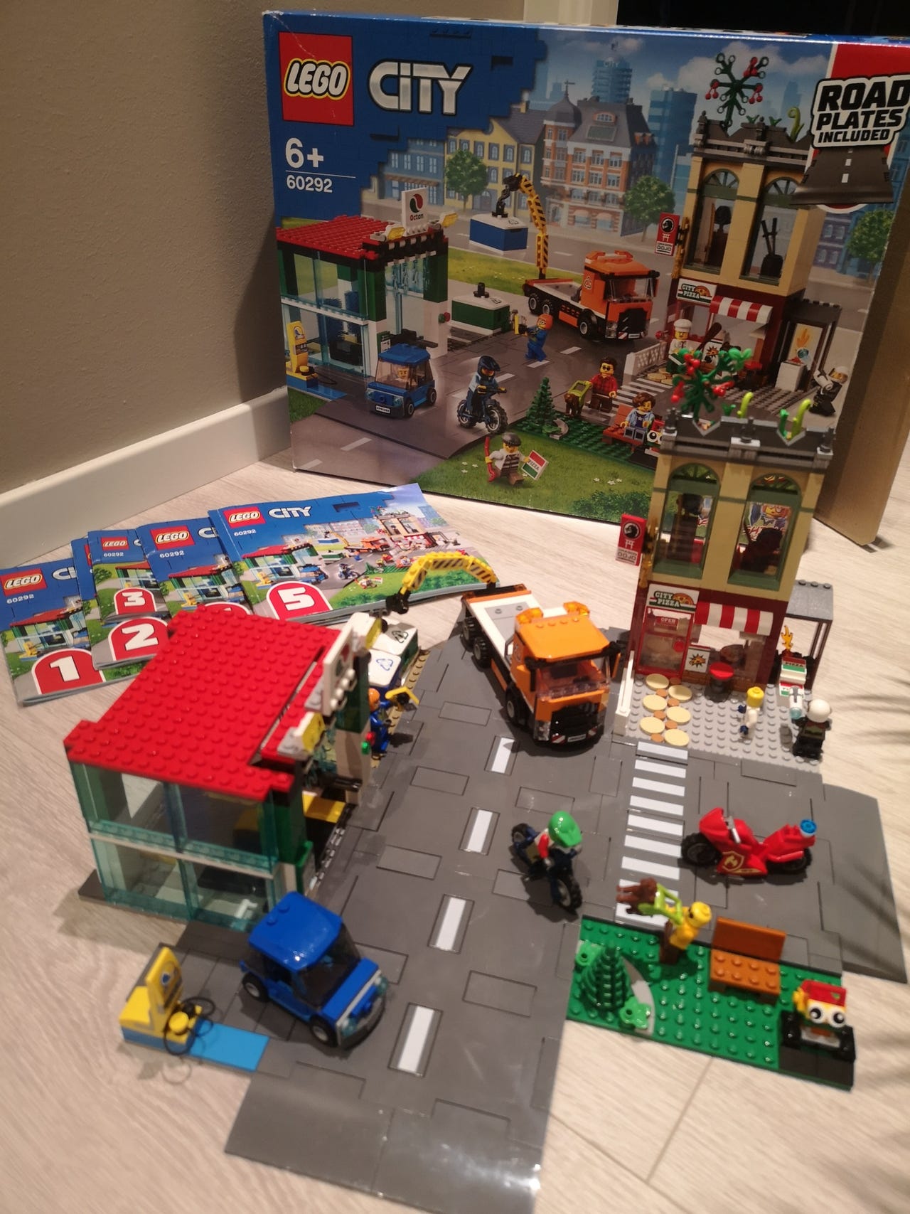 Lego City nr 60292 FINN-torget