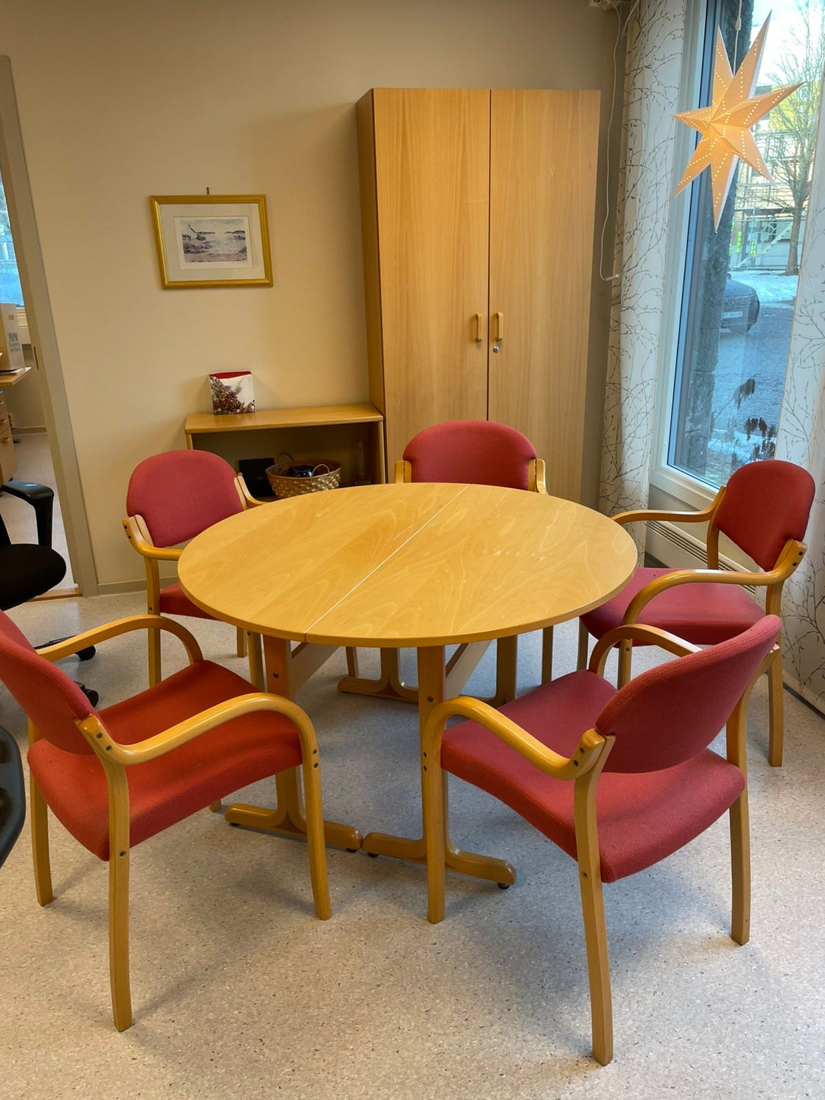 Spisebord med stoler gis bort | FINN-torget
