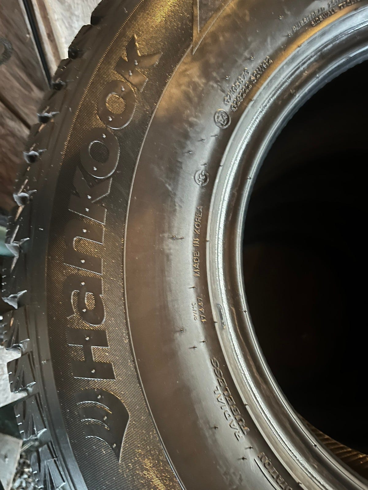 Hankook Winter i*cept X 235/75R15 105T | FINN-torget