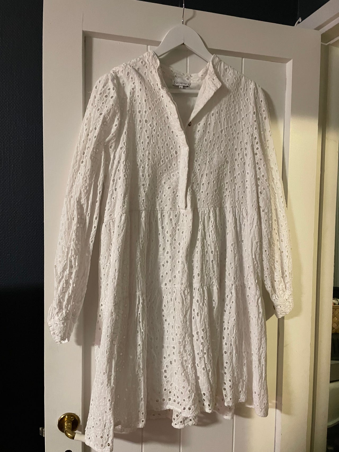 Hvit sommerkjole oversized | FINN-torget