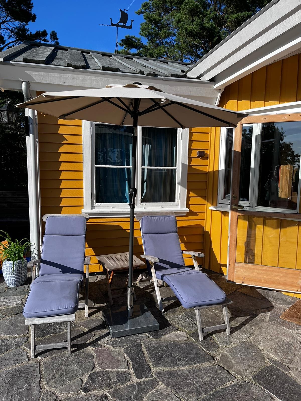 Steinheller ved hovedhytten Galleribilde