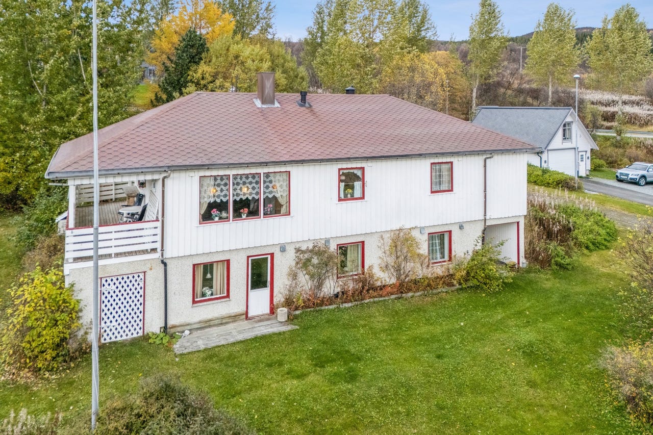 Langsundveien 7, Hansnes - enebolig på 240m² fra 1981 | Visning.ai