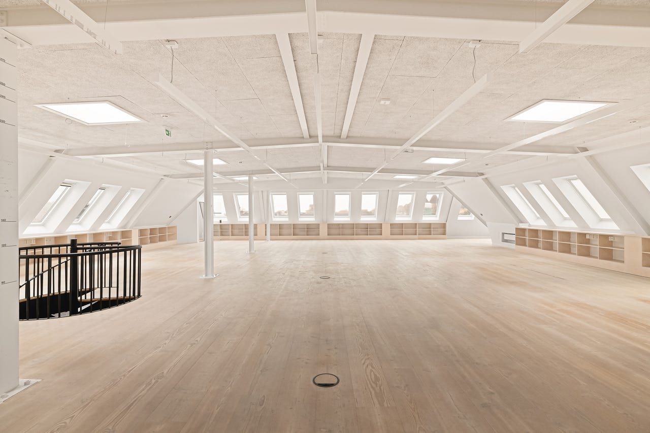 Unikt loftspreg med moderne kvaliteter