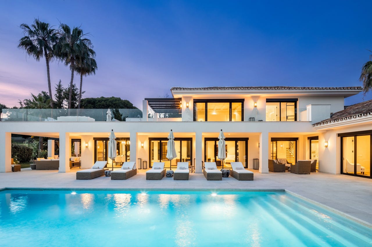 Eksklusiv golfvilla i Nueva Andalucia med panoramautsikt og moderne eleganse - Nyrenovert og innflyttingsklar – bilde 1