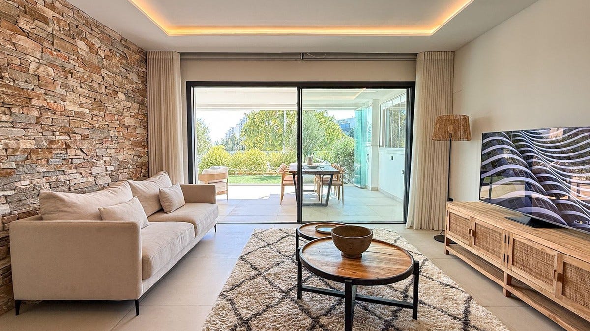 Eksklusiv hageleilighet i hjertet av Estepona – Moderne design, store uterom & gangavstand til alt – bilde 1