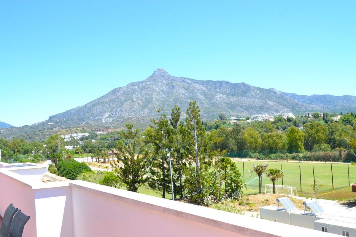 Fullt møblert 2-sov Penthouse leilighet med panoramautsikt mot La Concha og Middelhavet - Få minutter fra Puerto Banús – bilde 1