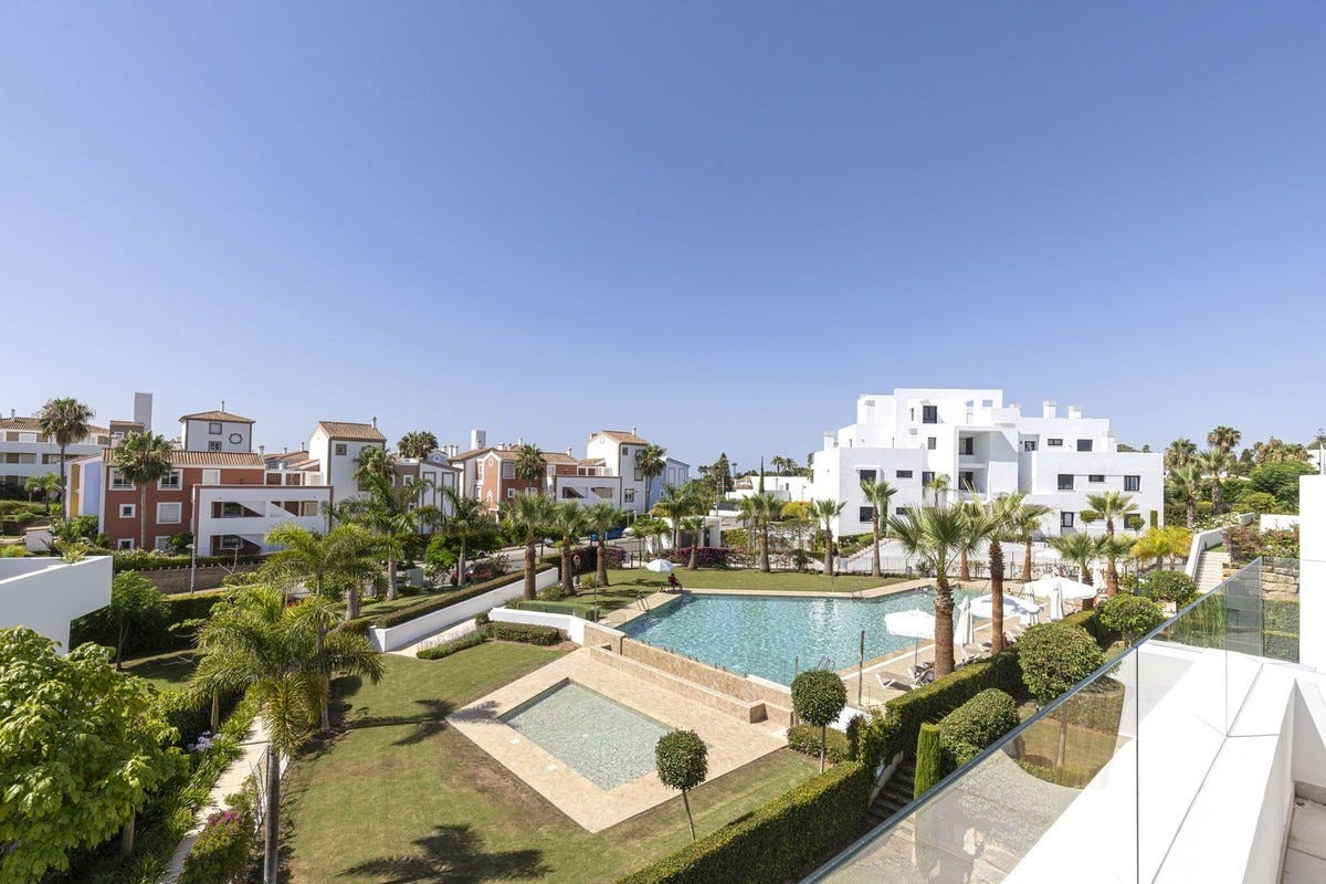 Eksklusiv 2-soveroms penthouse med 96m² terrasse i Cortijo del Golf - Moderne luksus på New Golden Mile – bilde 1
