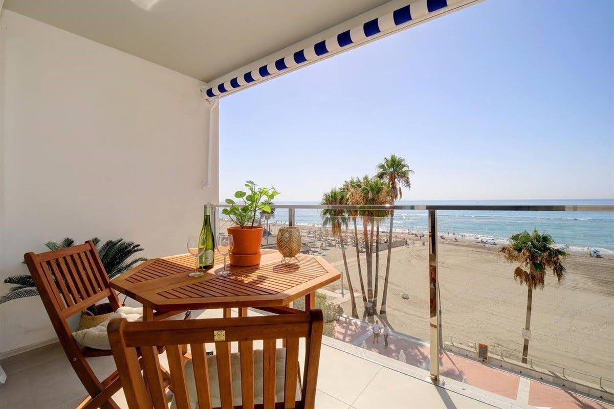Unik strandleilighet i hjertet av Estepona - Panoramautsikt mot Middelhavet, Gibraltar og Afrika – bilde 1