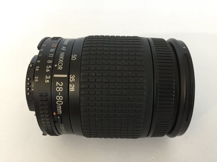 Nikon F70 Avec Zoom AF Nikkor 28-80 Mm - Boîtier Argentique Reflex 35 Mm (occasion)