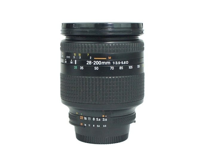 Objectif Nikon AF-D Nikkor 28-200mm F/3,5-5,6 – Super-zoom Avec Filtre Kenko Skylight