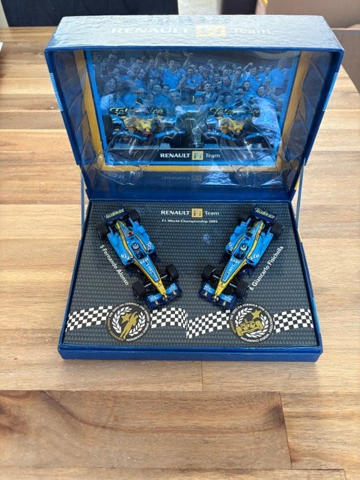 1:43 - Modell sportsbil (2) - Renault F1 Team R25 2005 Formula One cars ...