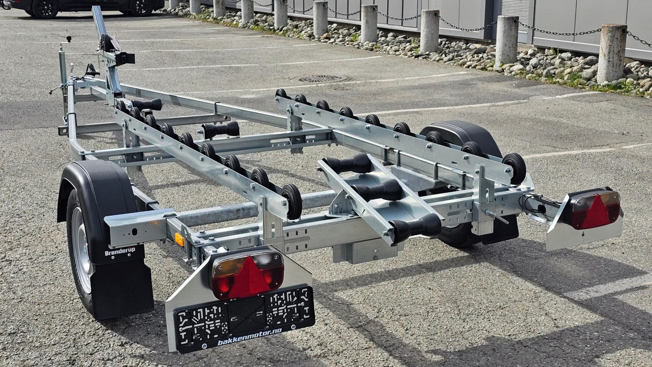 Brenderup 6024 RS 750 kg. båttilhenger for rotasjonsstøpte båter | FINN ...