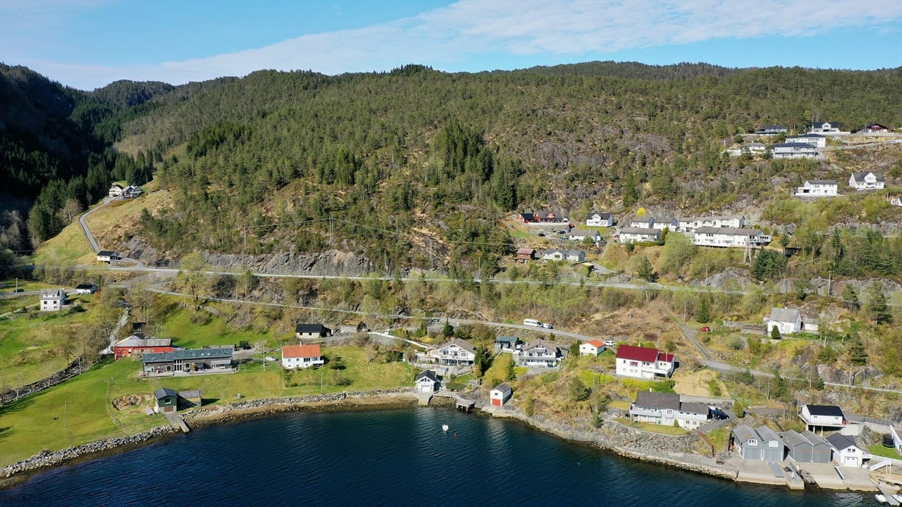 Stor tomt i Samnanger kommune med 14 767m² regulert til bolig. | FINN ...