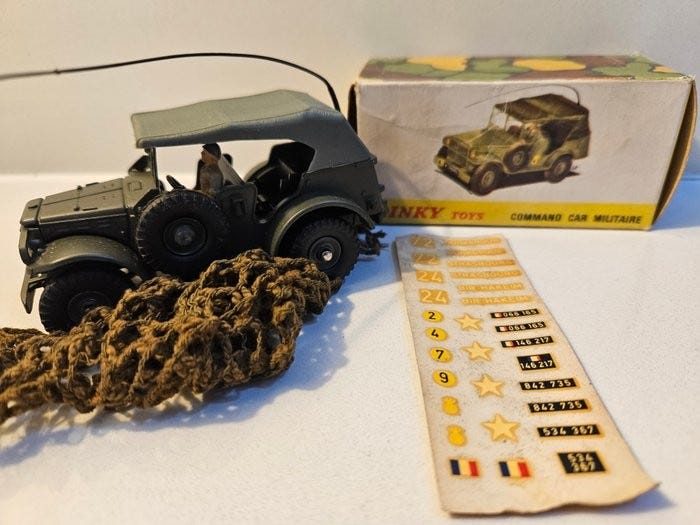 ミニカー DINKY No.810 COMMAND CAR MILITAIRE