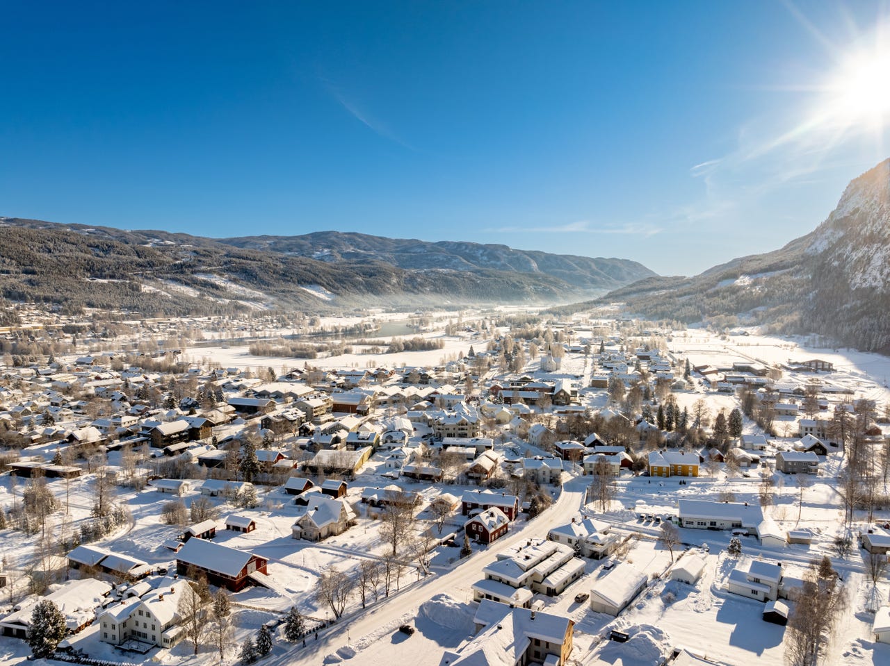 Nesfjellet – Stor og flott familiehytte – ski in/out – prosjektert på flott, vestvendt og solrik tomt – Utsikten 135!