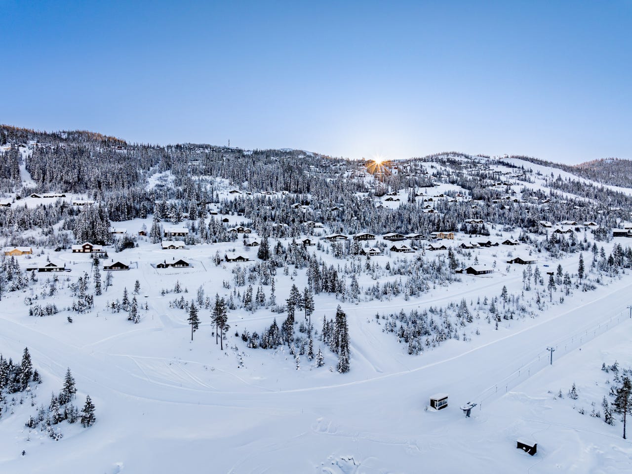 Nesfjellet – Rimelig familiehytte – ski in/out – prosjektert på flott, vestvendt og solrik tomt – Utsikten 88!