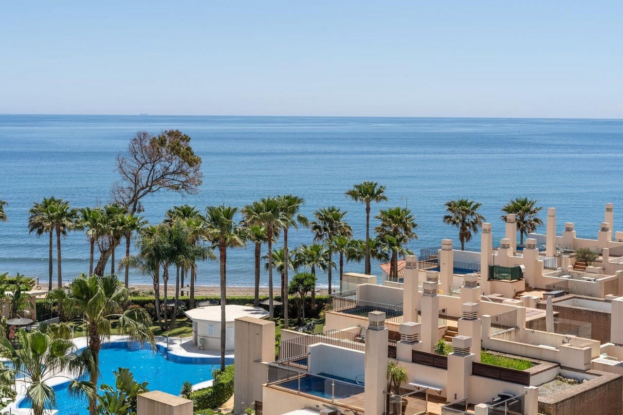 Estepona - Eksklusiv strandpenthouse med 2 soverom og privat basseng - Garasjeplass og bod inkludert! – bilde 1