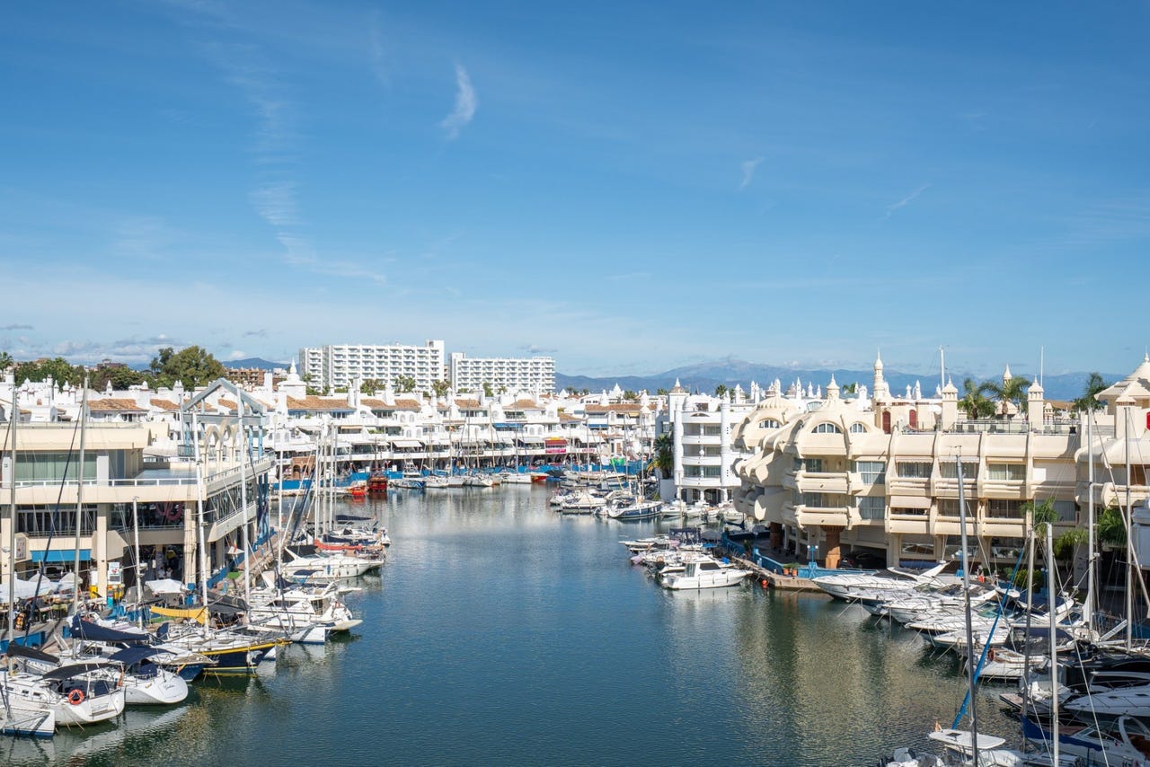 Eksklusiv duplex toppleilighet på første linje i Benalmádena Marina – panoramautsikt, sol hele dagen og privat sauna – bilde 1