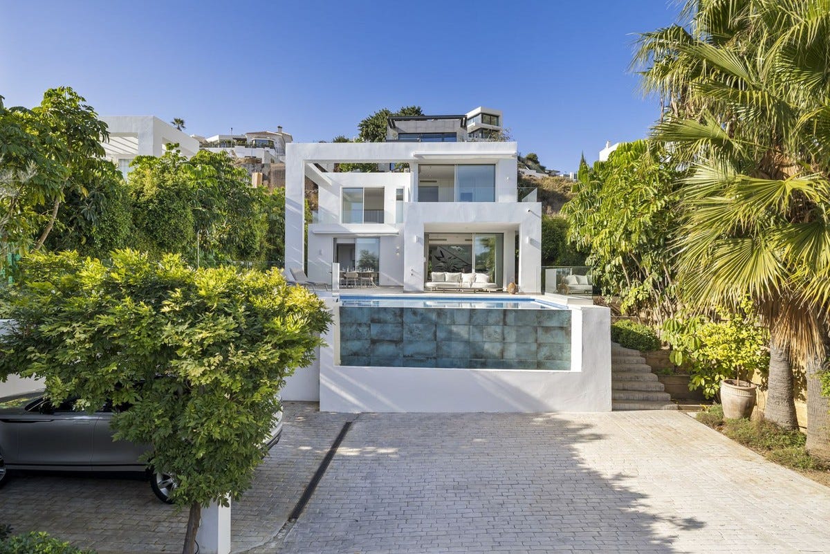 Mijas - Moderne villa bygget 2020 med infinity-basseng i rolige Buenavista - 3 soverom – bilde 1