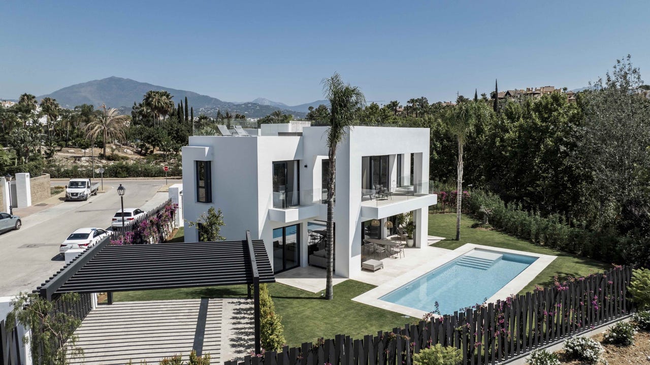 Estepona - Ny luksusvilla i El Campanario - Moderne design, solarium med jacuzzi og førsteklasses beliggenhet – bilde 1