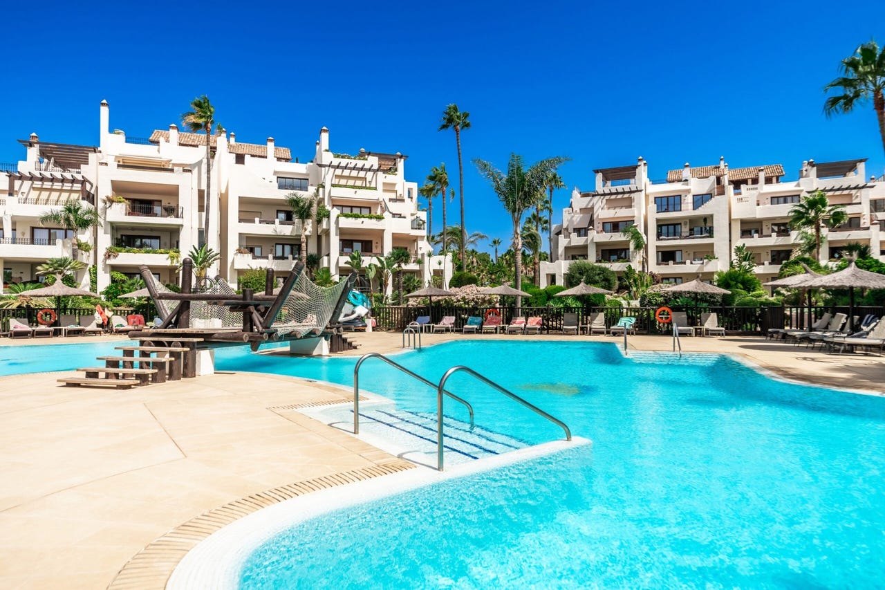 Estepona - Eksklusiv 3-soveroms penthouse med havutsikt og jacuzzi på strandlinje – bilde 1
