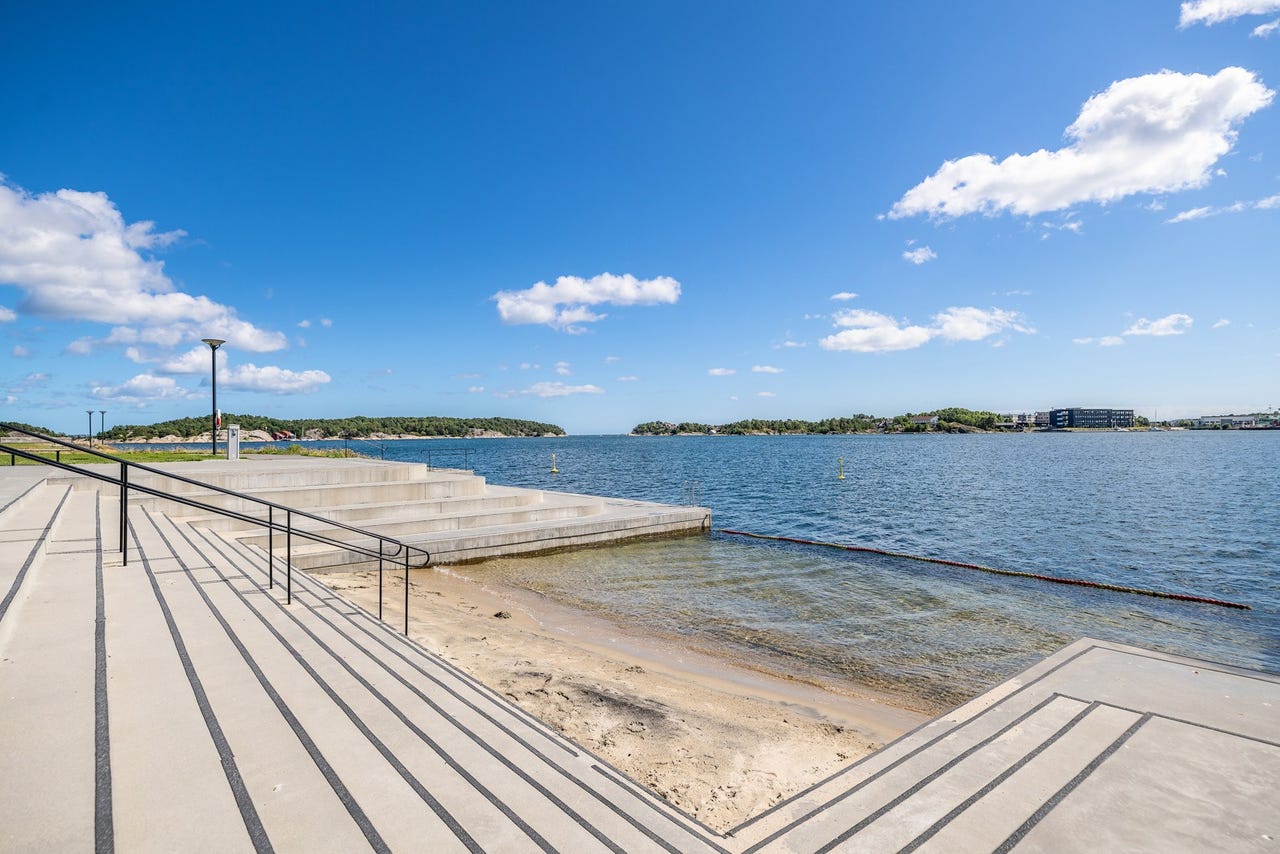 Uteområde med sandstrand