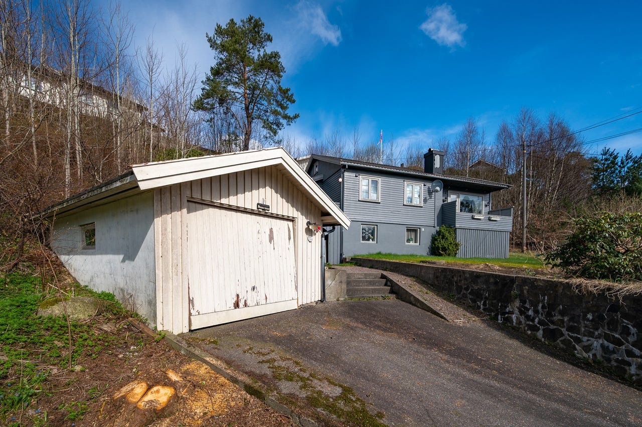 Eldre, frittliggende garasje - oppgradering må påregnes