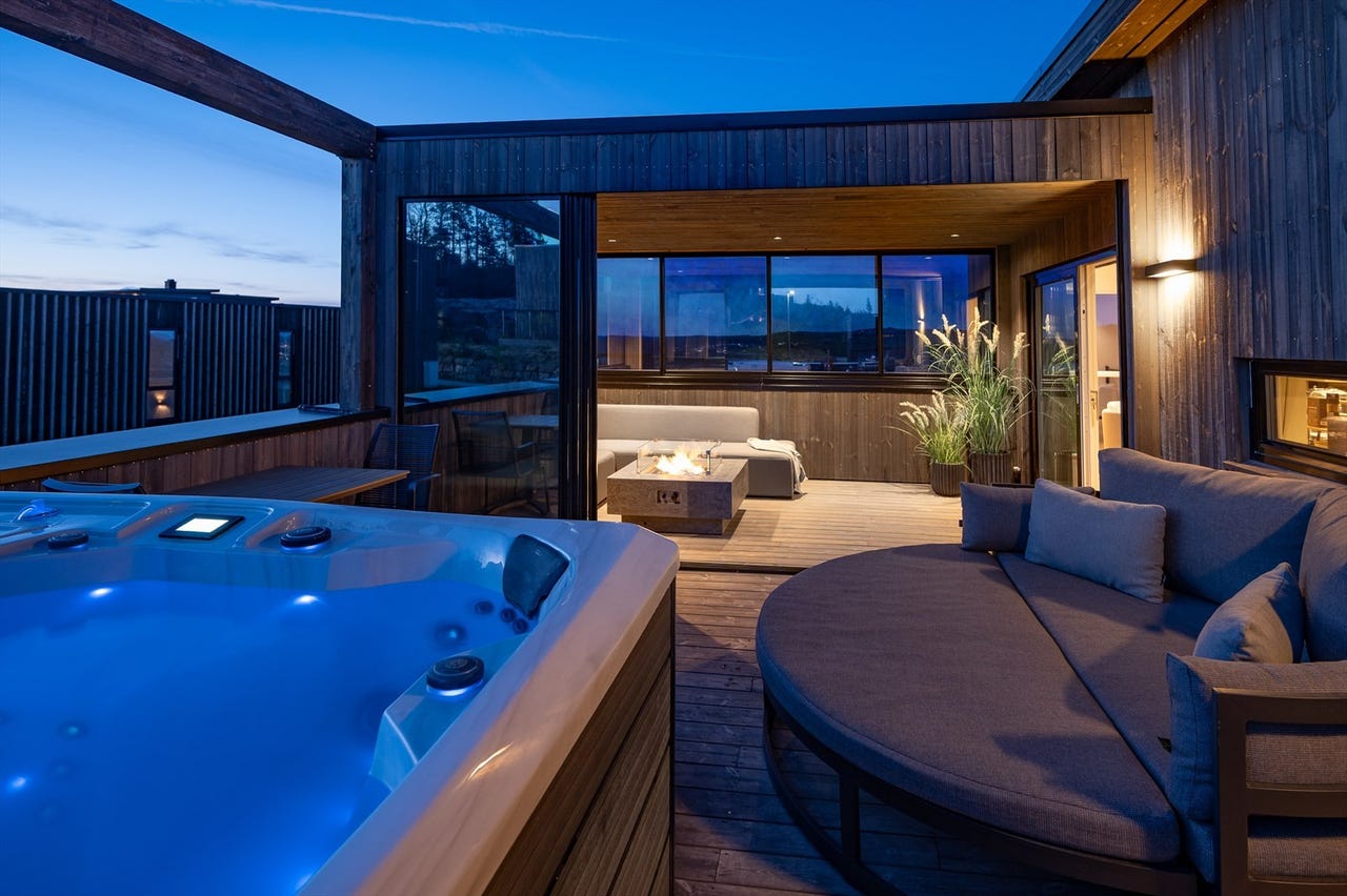 Takterrasse med utestue og jacuzzi