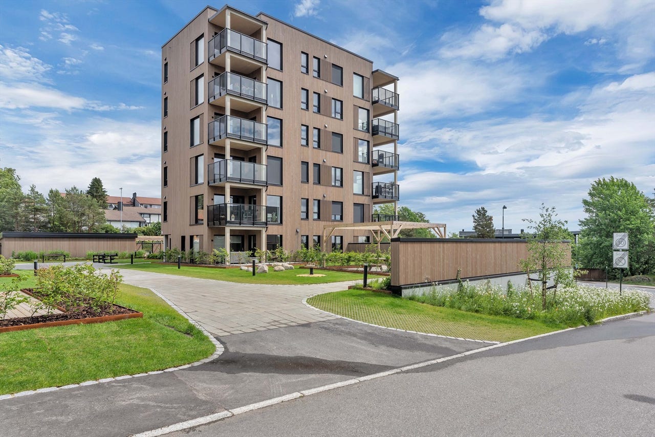 Bygget sett fra veien