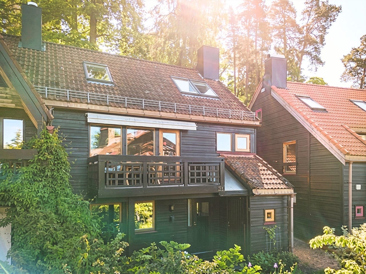 Giskehagen | Prisbelønnet arkitektur | Vestvendt og solrike uteplasser | Barnevennlig | Garasje m/el-lader.