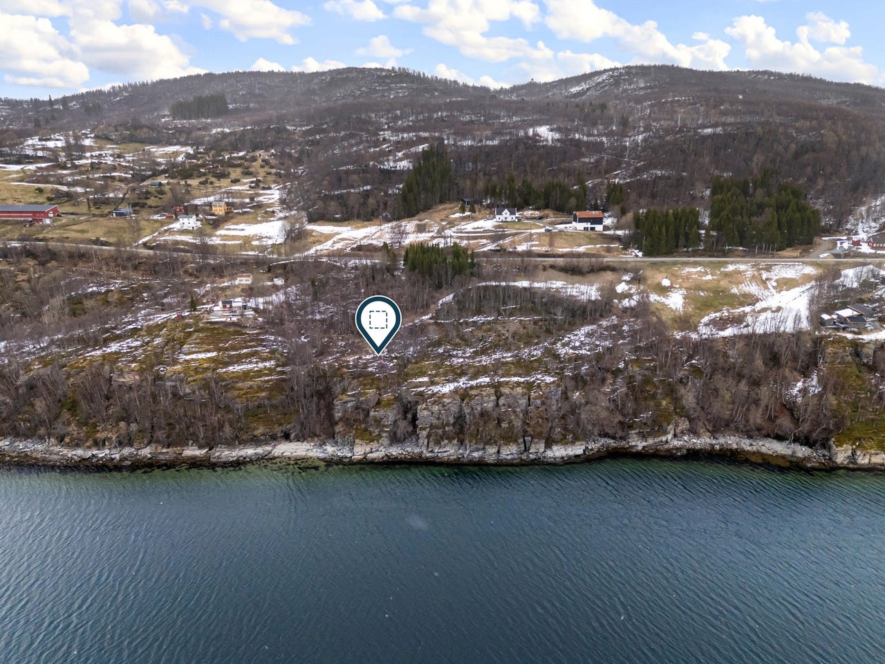 TOMT PÅ 1007 KVM MED IDYLLISK BELIGGENHET PÅ VAKRE MALANGSHALVØYA - Fantastiske sol- og utsiktsforhold!
